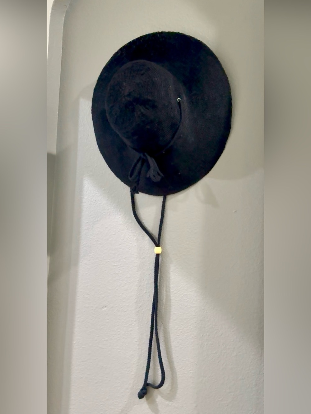 Banana Boat Black Wide-Brim Sun Hat with Chin Cord